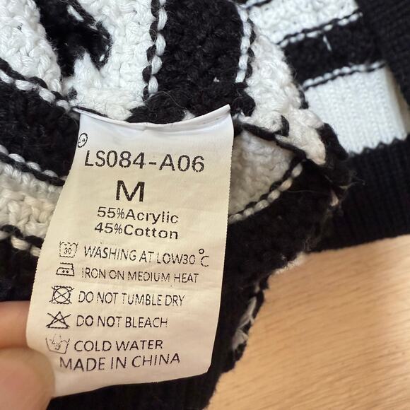 Lillusory Lady Cardigan SZ M Black Cream NWOT Classy Work Classic Preppy - Picture 4 of 7